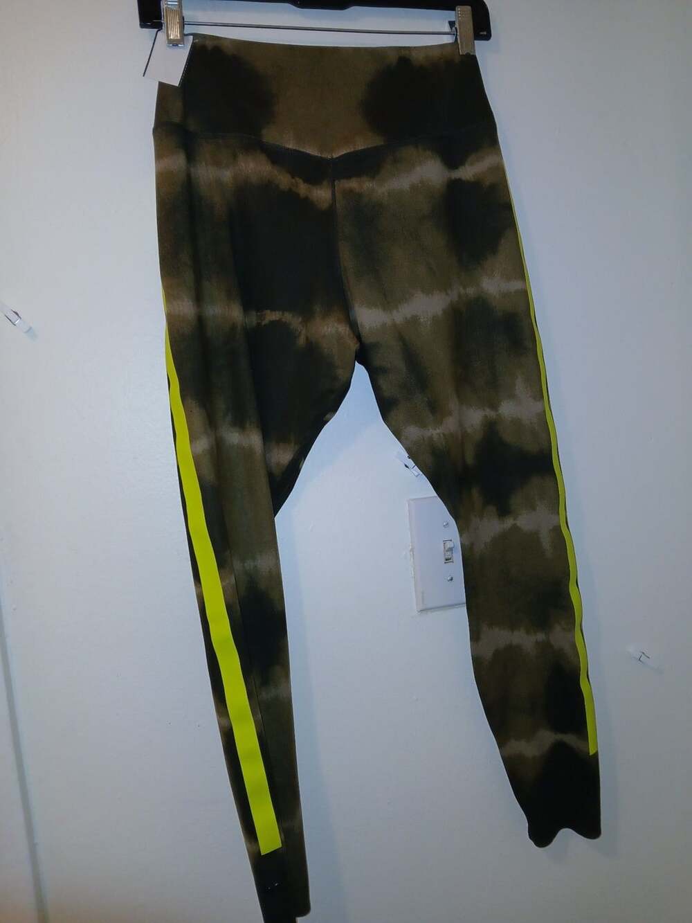 Nike Dri-FIT Tie-Dye High-Rise Leggings with Neon Stripe